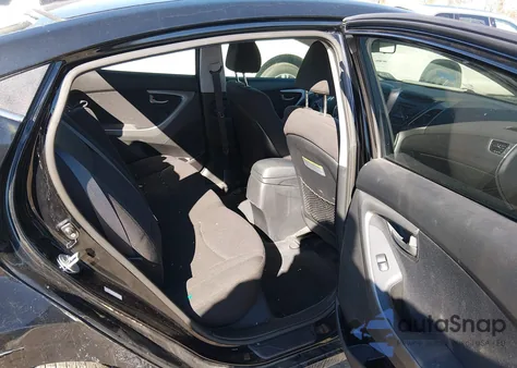 2016 Hyundai Elantra Value Edition z USA, uszkodzony, nr VIN KMHDH4AE6GU600306